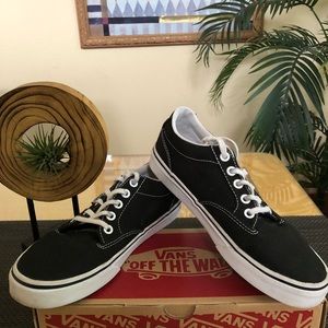 Vans Women’s Low Canvas laced shoes SZ 7.0 Used
